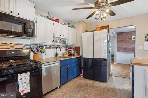 Kitchen - 118 Phyllis Dr, Newark, DE 19711 photo 1 of 2