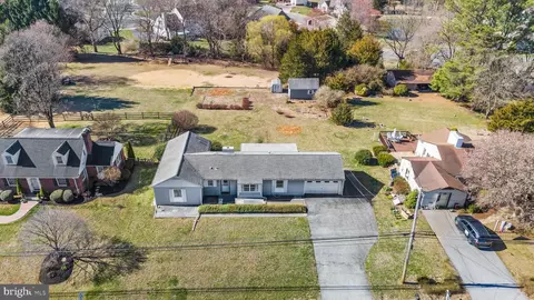View/Area - 1005 Nottingham Rd, Newark, DE 19711 photo 1 of 9