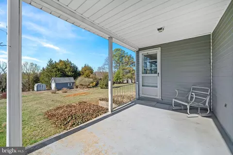 Exterior - 1005 Nottingham Rd, Newark, DE 19711 photo 5 of 6