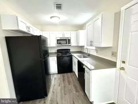 Kitchen - 19 Gull Turn Turn, Newark, DE 19702 photo 2 of 3