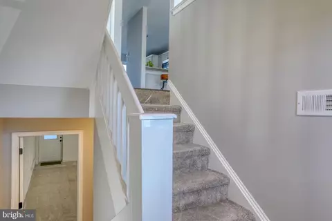 Entry Way - 6 Franklin Dr, Middletown, DE 19709 photo 5 of 6