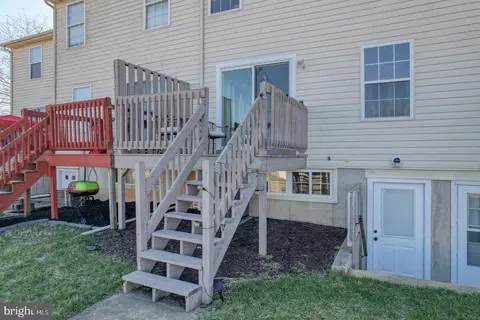 Exterior - 6 Franklin Dr, Middletown, DE 19709 photo 3 of 4