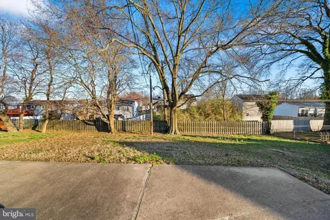 Exterior - 205 S Gerald Dr, Newark, DE 19713 photo 5 of 7