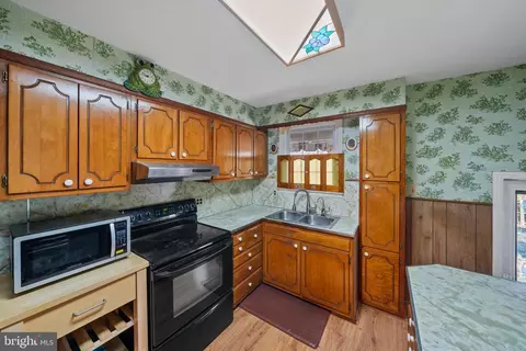 Kitchen - 205 S Gerald Dr, Newark, DE 19713 photo 5 of 5