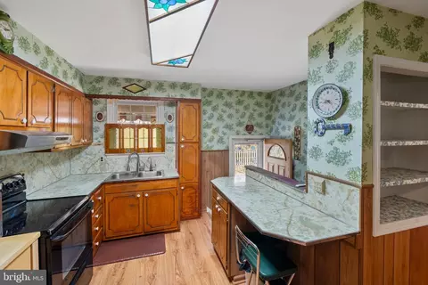 Kitchen - 205 S Gerald Dr, Newark, DE 19713 photo 4 of 5