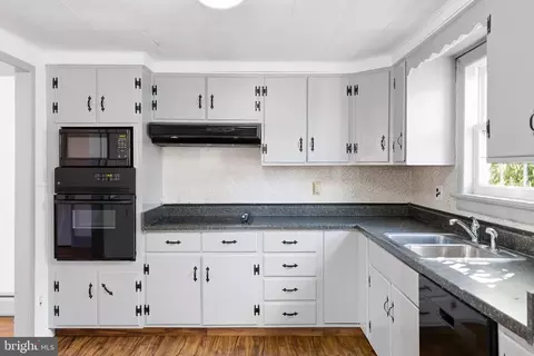 Kitchen - 4 E Cochran St, Middletown, DE 19709 photo 1 of 3