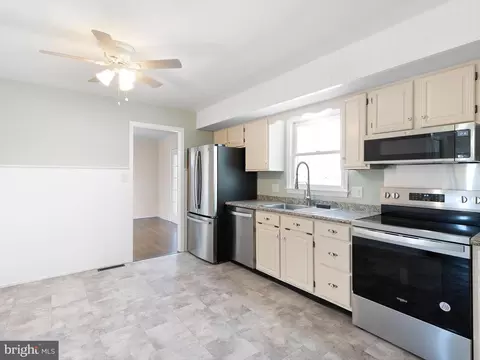 Kitchen - 666 Clifton Dr, Bear, DE 19701 photo 2 of 2