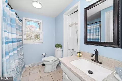 Bath - 701 Christopher Dr, Middletown, DE 19709 photo 2 of 2