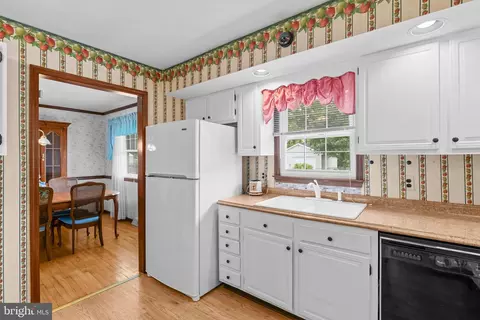 Kitchen - 30 Stardust Dr, Newark, DE 19702 photo 3 of 3
