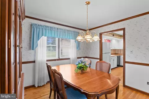 Dining - 30 Stardust Dr, Newark, DE 19702 photo 2 of 3