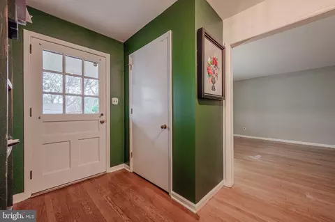 Entry Way - 31 Blue Jay Dr, Newark, DE 19713 photo 3 of 6