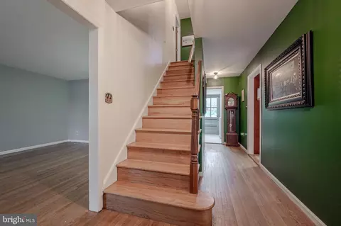 Entry Way - 31 Blue Jay Dr, Newark, DE 19713 photo 1 of 6