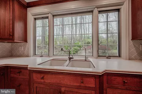 Kitchen - 31 Blue Jay Dr, Newark, DE 19713 photo 3 of 3