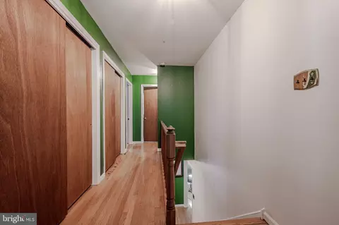 Entry Way - 31 Blue Jay Dr, Newark, DE 19713 photo 5 of 6
