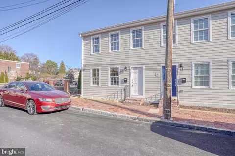 37 W 3rd St, New Castle, DE 19720