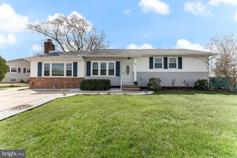 120 Pheasant Ln, Newark, DE 19713