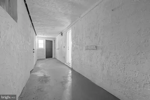 Entry Way - 2 Simonds Dr, New Castle, DE 19720 photo 6 of 8