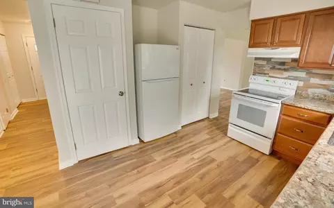 Entry Way - 32 Southbridge Rd, Bear, DE 19701 photo 2 of 19