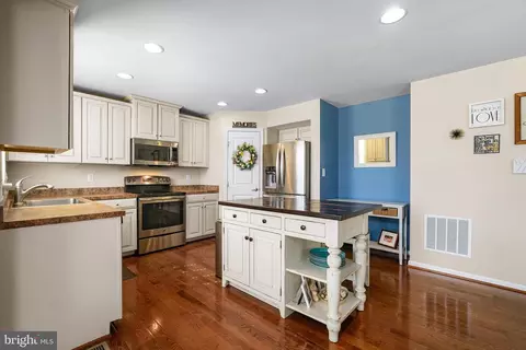Kitchen - 140 Abbigail Xing, Townsend, DE 19734 photo 3 of 3