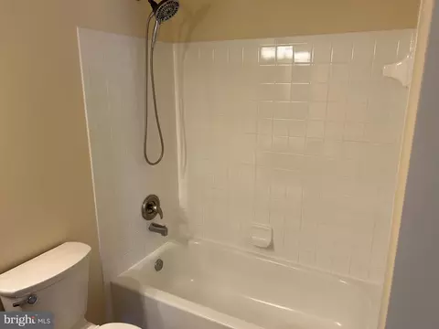 87 E Violette Dr, New Castle, DE 19720 photo 15