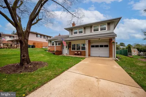 2709 Fawkes Dr, Wilmington, DE 19808