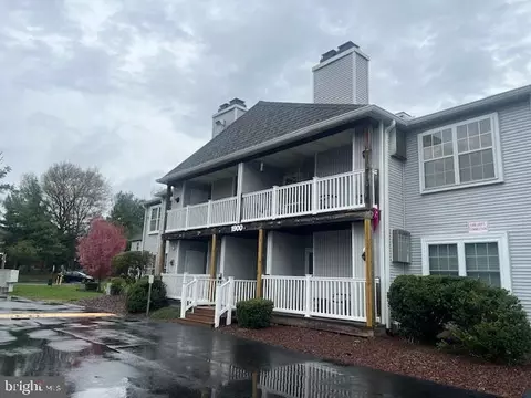 1908 Waters Edge Dr #129, Newark, DE 19702