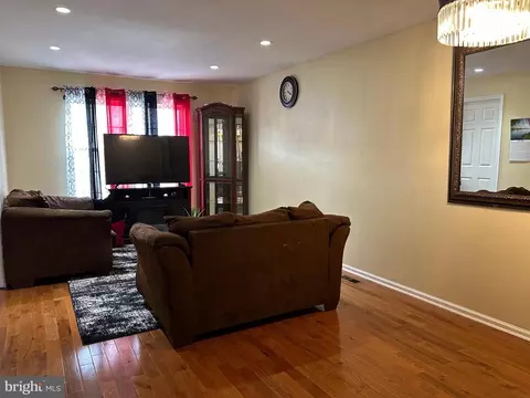Living - 7 S Sherman Dr, Bear, DE 19701 photo 1 of 4