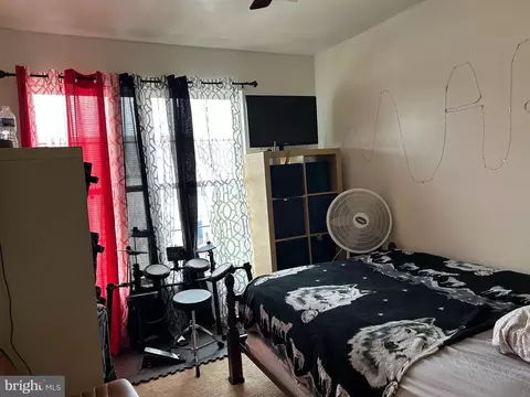 Bedroom - 7 S Sherman Dr, Bear, DE 19701 photo 2 of 4