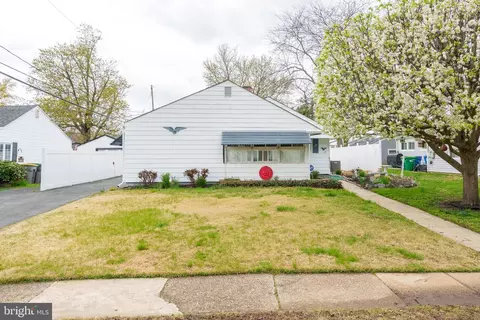 145 Jay Dr, New Castle, DE 19720