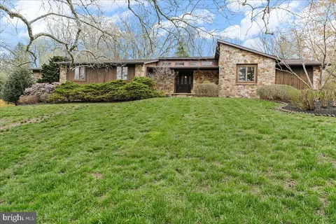 5 E Mozart Dr, Wilmington, DE 19807