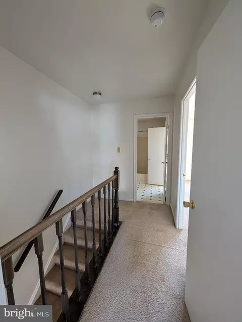 Entry Way - 12 Warren Pl, Newark, DE 19702 photo 3 of 3