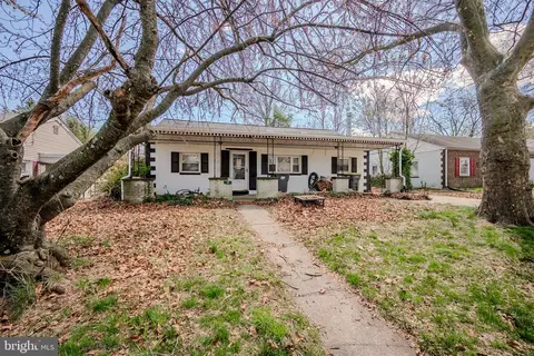 18 Fordham Ave, New Castle, DE 19720
