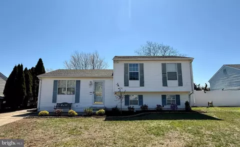 29 Old Fence Ln, Newark, DE 19702