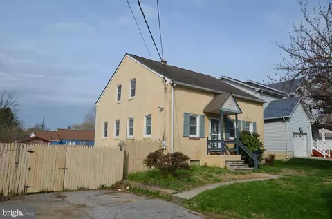 4 Redwood Ave, Wilmington, DE 19804