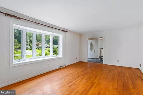 Living - 316 Caravel Dr, Bear, DE 19701 photo 1 of 5