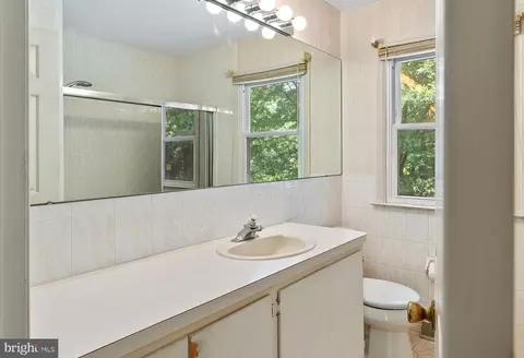 Bath - 316 Caravel Dr, Bear, DE 19701 photo 3 of 4