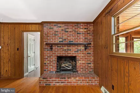 Living - 316 Caravel Dr, Bear, DE 19701 photo 5 of 5