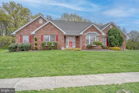 113 Megan Dr, Bear, DE 19701