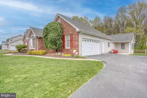 Exterior - 113 Megan Dr, Bear, DE 19701 photo 2 of 4