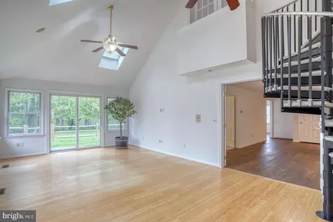 Living - 113 Megan Dr, Bear, DE 19701 photo 5 of 7