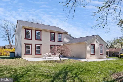 2 Faith Cir, Newark, DE 19711
