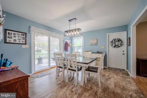Dining - 129 Honora Dr, Bear, DE 19701 photo 2 of 4