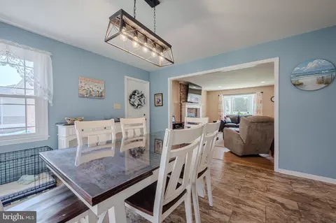 Dining - 129 Honora Dr, Bear, DE 19701 photo 4 of 4