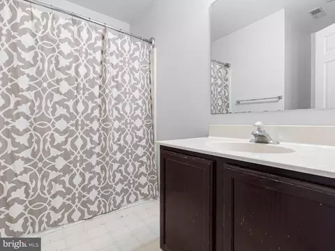 Bath - 56 Highland Cir, Newark, DE 19713 photo 3 of 3