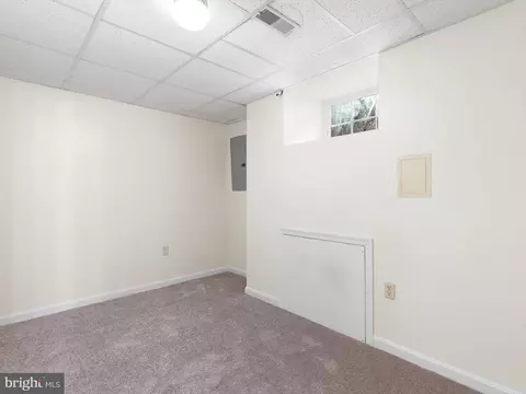 Bedroom - 56 Highland Cir, Newark, DE 19713 photo 1 of 4