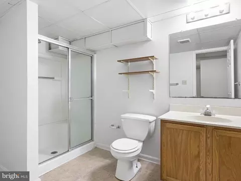 Bath - 56 Highland Cir, Newark, DE 19713 photo 1 of 3