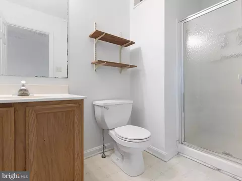Bath - 56 Highland Cir, Newark, DE 19713 photo 2 of 3
