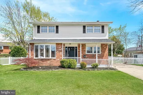 2 Roxbury Ct, Newark, DE 19711