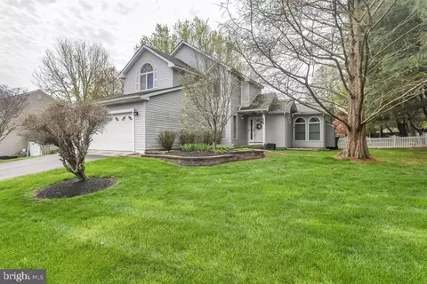 2 Battle Dr, Newark, DE 19702