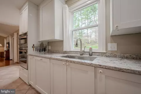 Kitchen - 8 Shenandoah Dr, Newark, DE 19711 photo 3 of 6